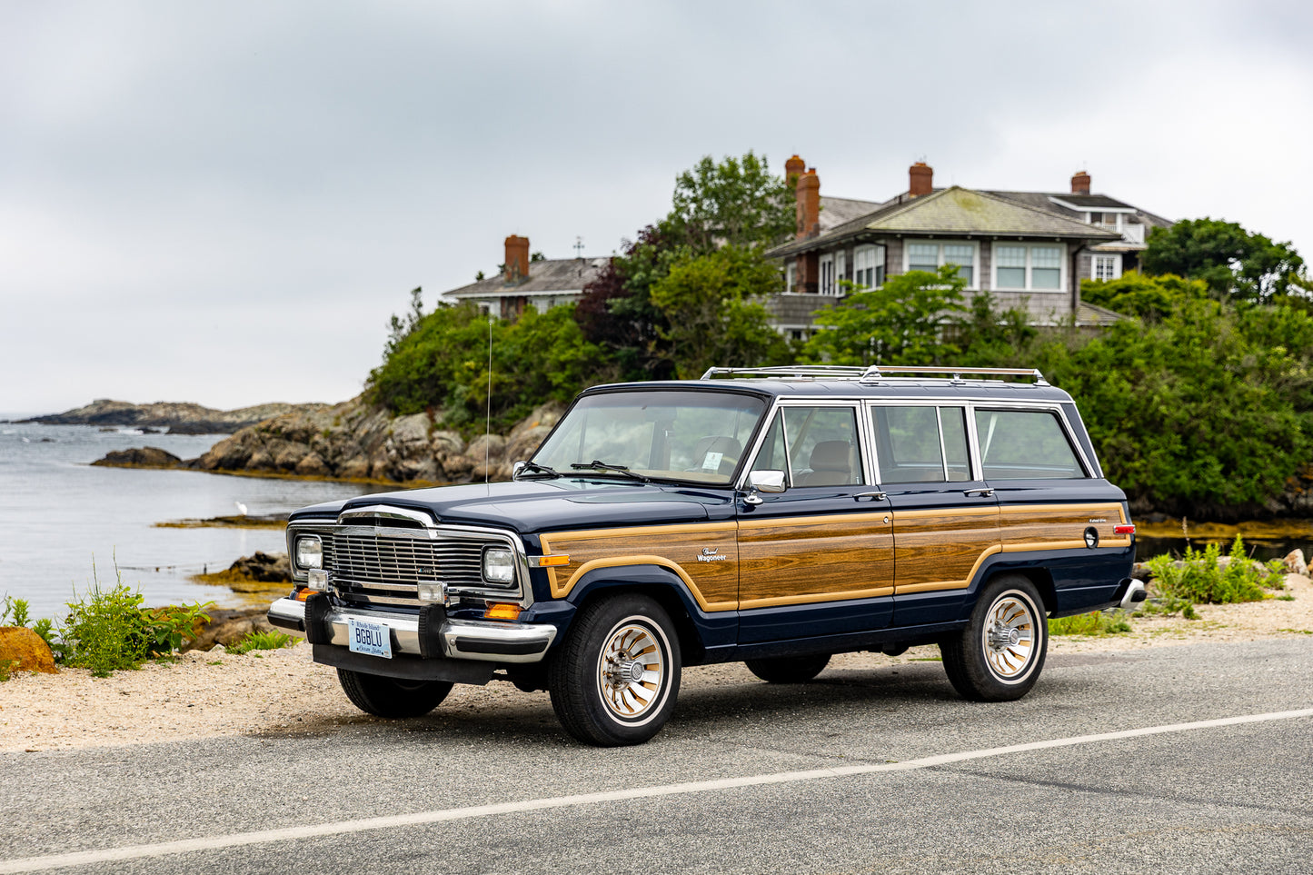 1985 VINTAGE JEEP GRAND WAGONEER LOW MILEAGE - 4X4 - DEEP NIGHT BLUE #2179
