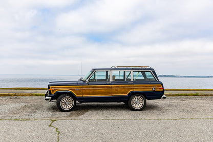 1985 VINTAGE JEEP GRAND WAGONEER LOW MILEAGE - 4X4 - DEEP NIGHT BLUE #2179