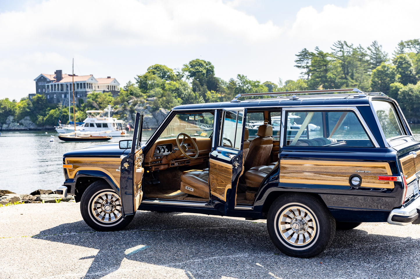 1985 VINTAGE JEEP GRAND WAGONEER LOW MILEAGE - 4X4 - DEEP NIGHT BLUE #2179