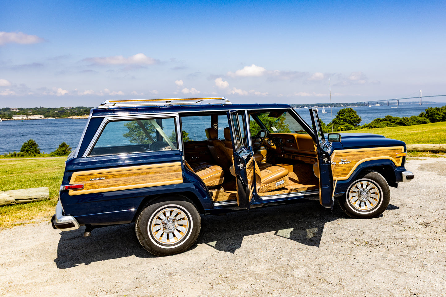 1985 VINTAGE JEEP GRAND WAGONEER LOW MILEAGE - 4X4 - DEEP NIGHT BLUE #2179