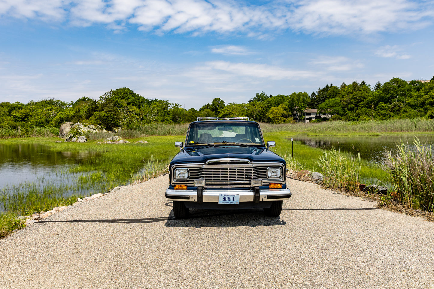 1985 VINTAGE JEEP GRAND WAGONEER LOW MILEAGE - 4X4 - DEEP NIGHT BLUE #2179