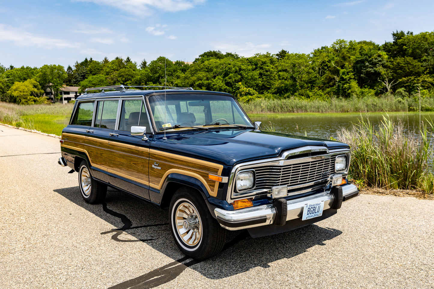 1985 VINTAGE JEEP GRAND WAGONEER LOW MILEAGE - 4X4 - DEEP NIGHT BLUE #2179