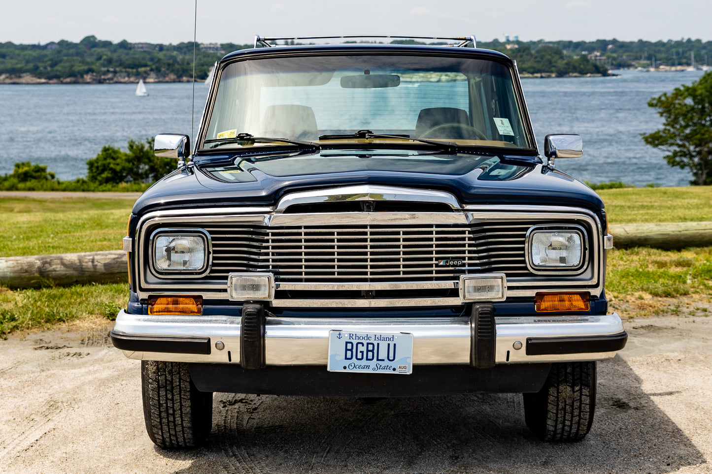 1985 VINTAGE JEEP GRAND WAGONEER LOW MILEAGE - 4X4 - DEEP NIGHT BLUE #2179