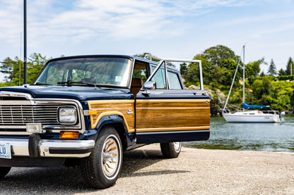 1985 VINTAGE JEEP GRAND WAGONEER LOW MILEAGE - 4X4 - DEEP NIGHT BLUE #2179