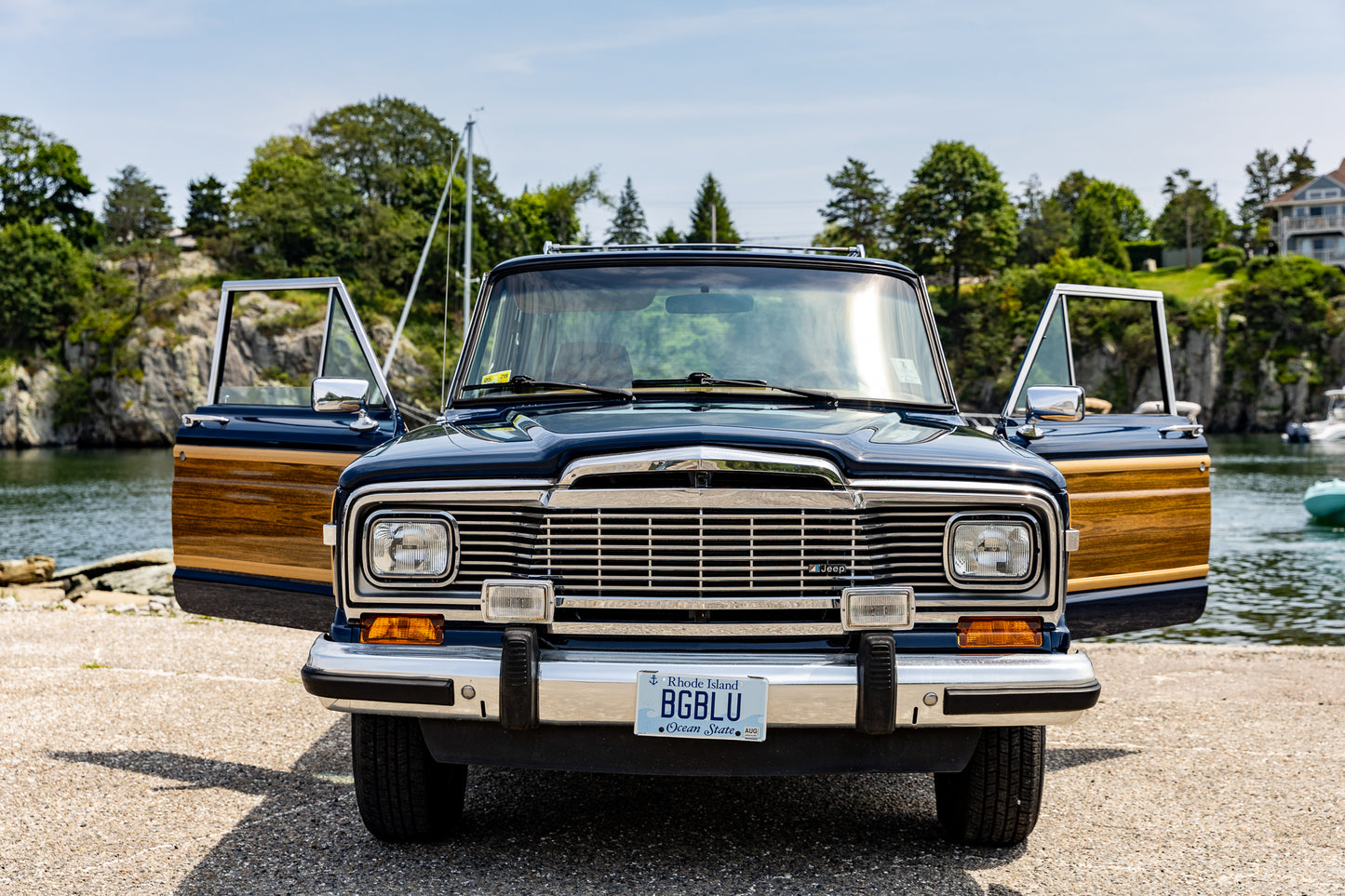 1985 VINTAGE JEEP GRAND WAGONEER LOW MILEAGE - 4X4 - DEEP NIGHT BLUE #2179