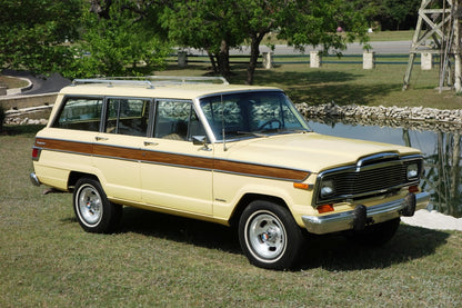 Wagonmaster THIN-STYLE Woodgrain for 1970's Wagoneers in Cherry Oak (Same color as 1979-1986 Woodgrain)