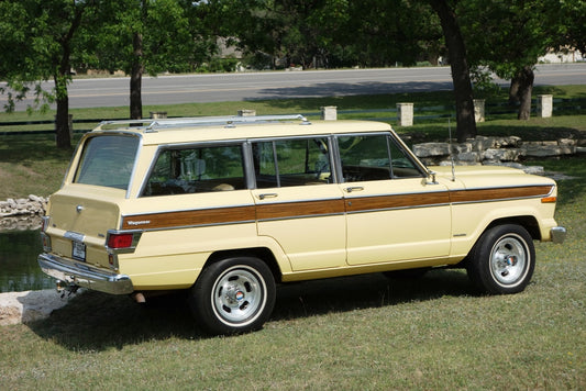 Wagonmaster THIN-STYLE Woodgrain for 1970's Wagoneers in Cherry Oak (Same color as 1979-1986 Woodgrain)