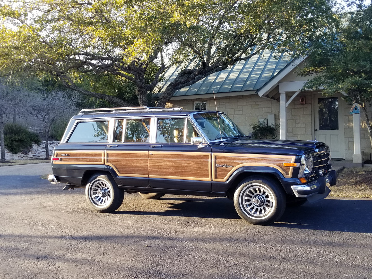 1987 JEEP GRAND WAGONEER - 4X4 - BL #2174 - HOLD