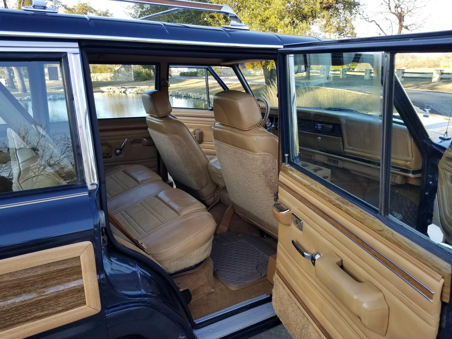 1987 JEEP GRAND WAGONEER - 4X4 - BL #2174 - HOLD