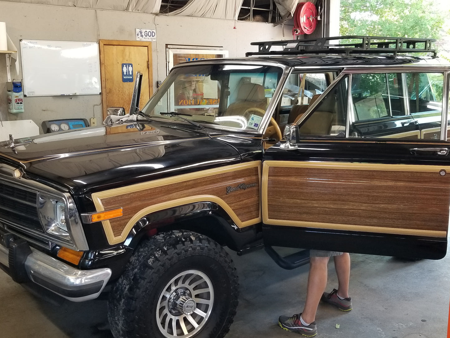 Wagonmaster Woodgrain 3M Vinyl cut-to-fit kits | Marine Teak for Jeep Grand Wagoneers 1987-1991