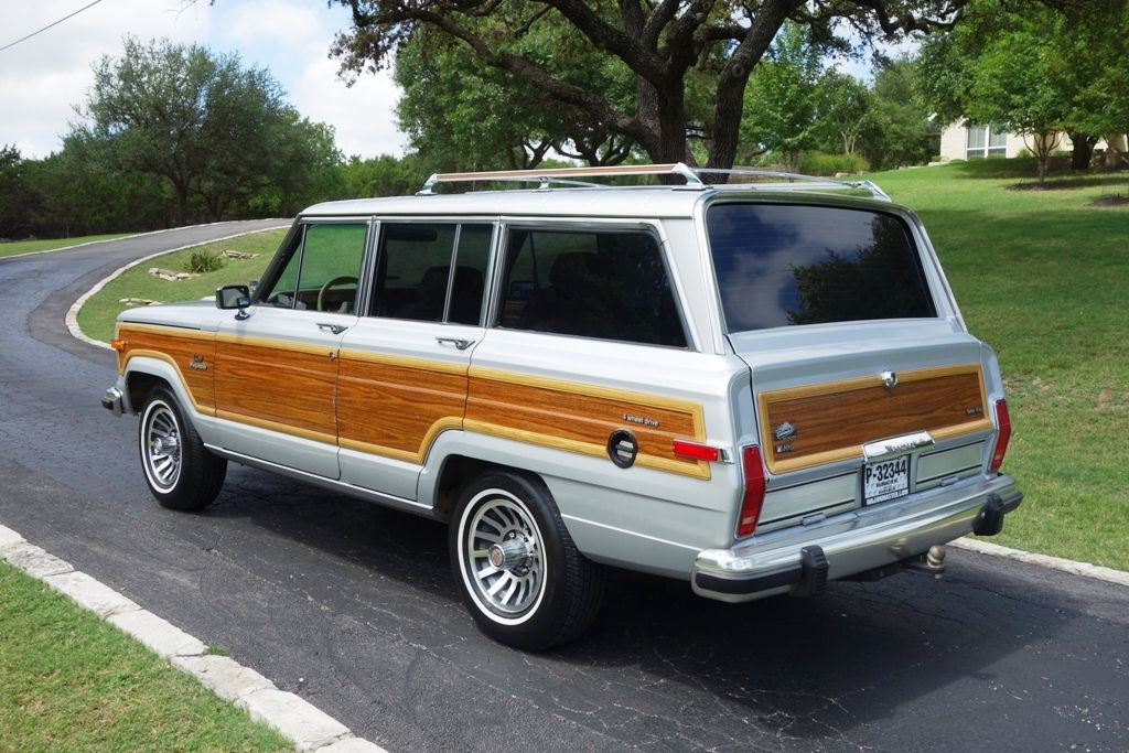 Wagonmaster Woodgrain 3M Vinyl cut-to-fit kits | Cherry Oak for Jeep Grand Wagoneers 1979-1986